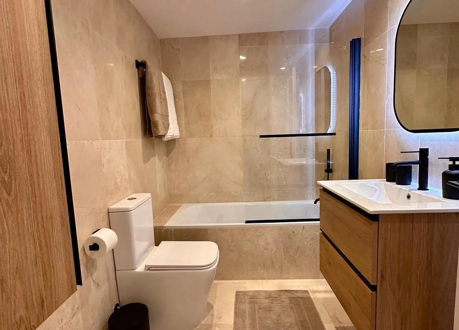 Holiday home Magnifique Town House 2 Ch , 2 Sdb Sur Un Golf Villa Estepona
