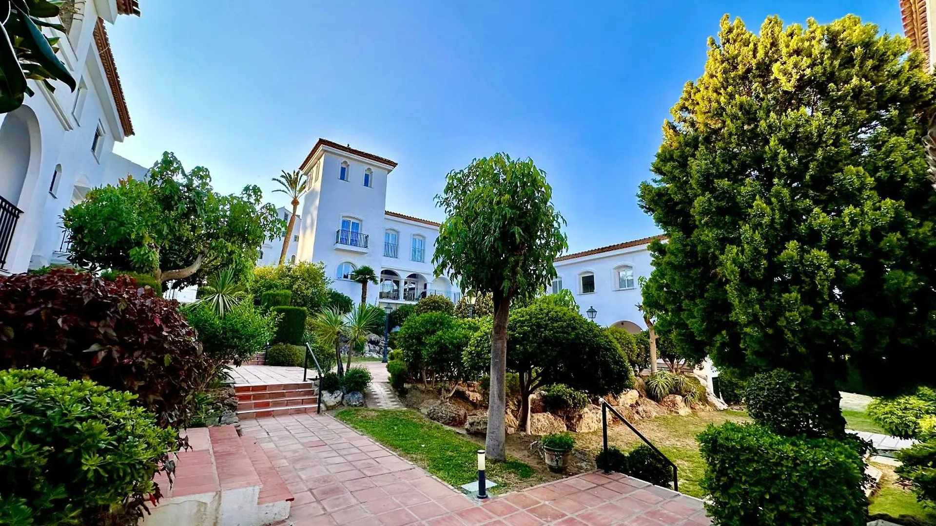 Holiday home Magnifique Town House 2 Ch , 2 Sdb Sur Un Golf Villa Estepona Spain